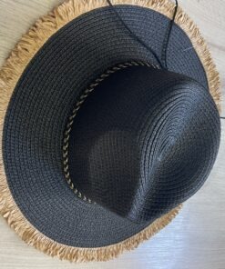 Sombrero negro y beige