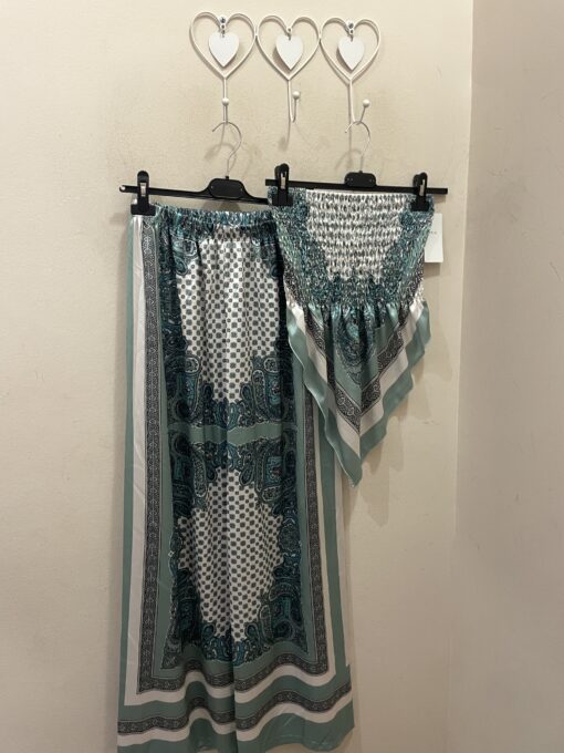 Conjunto top pañuelo y pantalón