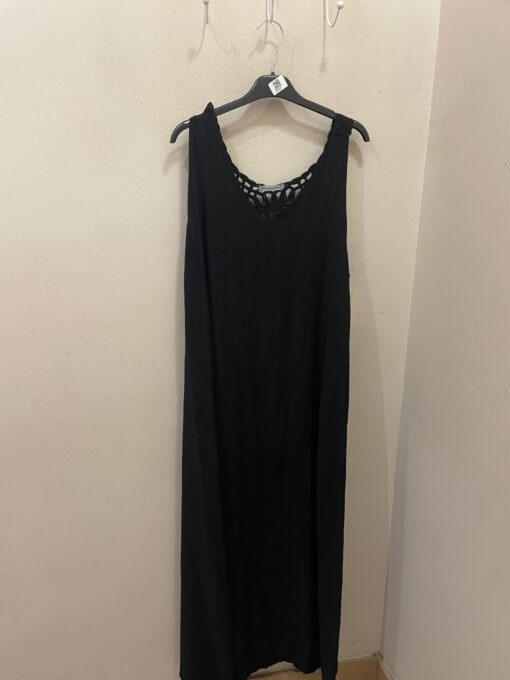 Vestido negro espalda crochet