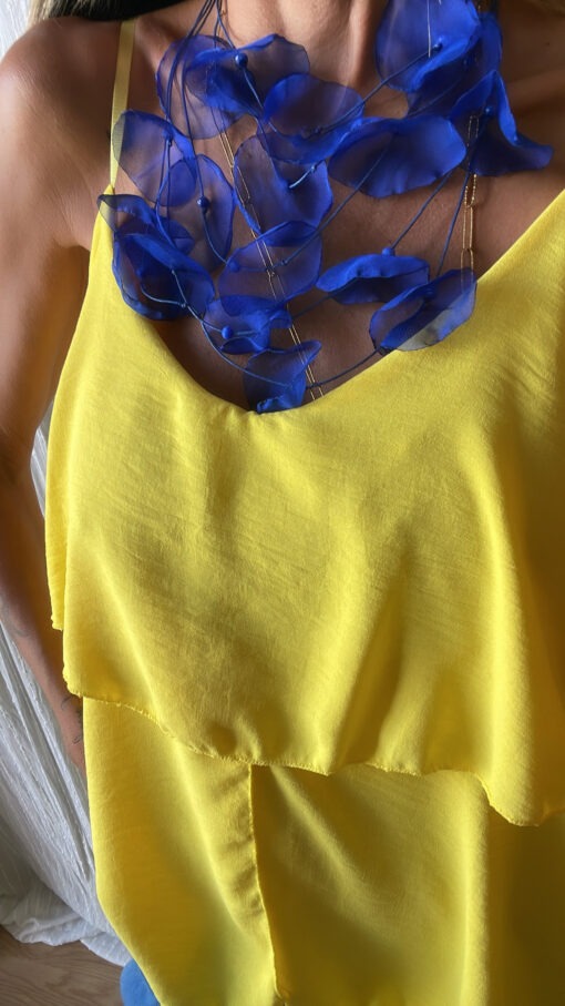 Collar flor azul