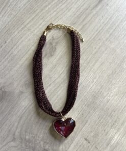 Collar malla corazón granate