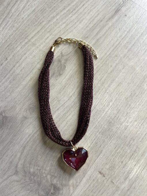 Collar malla corazón granate