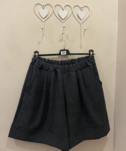 Short andrea
