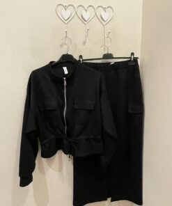 Conjunto bomber y falda