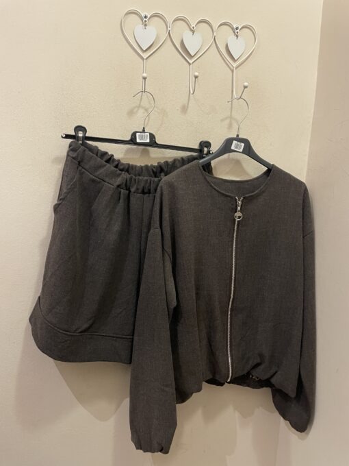Conjunto andrea bomber y short - Imagen 2