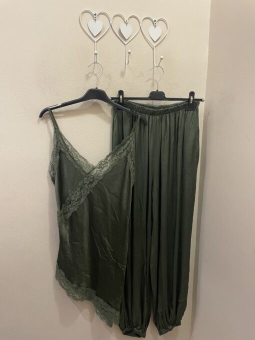 Conjunto lencera y bombacho