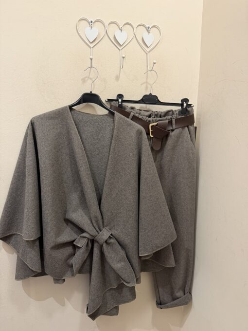 Conjunto capa y Pantalón