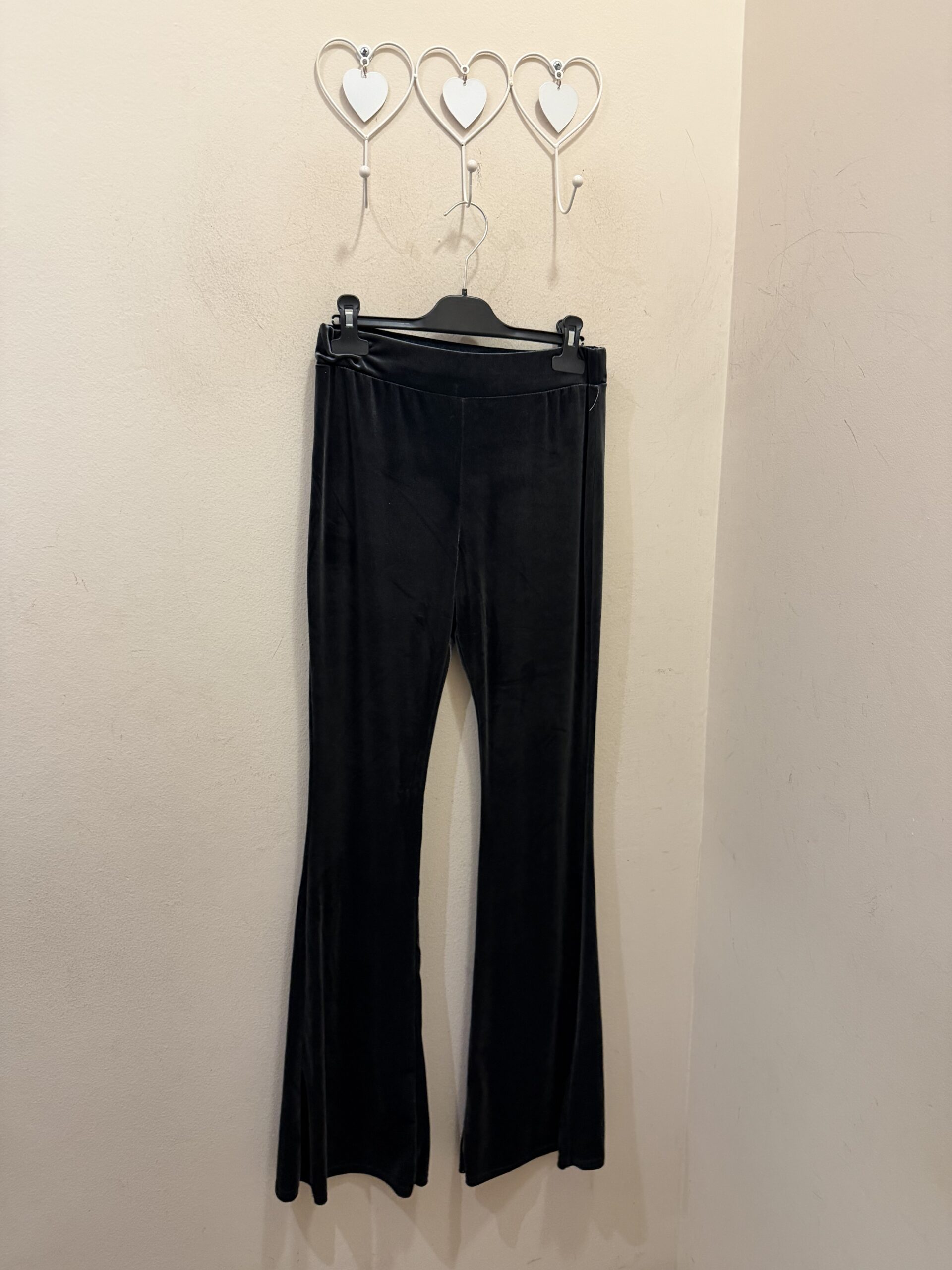 Pantalón campana terciopelo gris