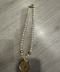 Collar borlas vainilla