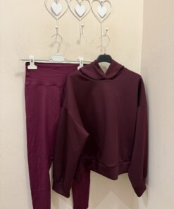 Conjunto sudadera granate