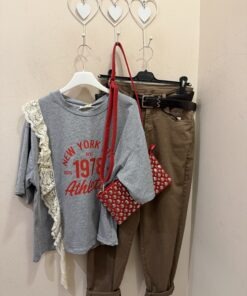 Camiseta rojo y gris puntilla