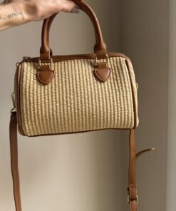 Alternative view of Bolso Oli