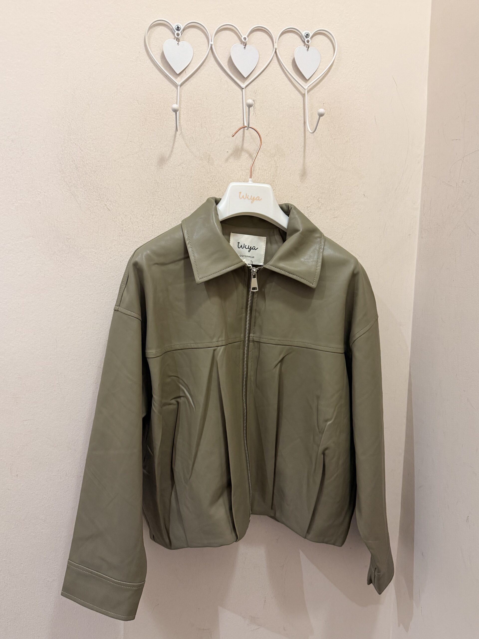 Cazadora ecopiel kaki