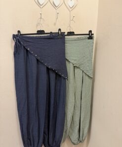 Pantalón bombacho pañuelo tachas