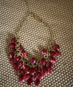 Collar rojizo