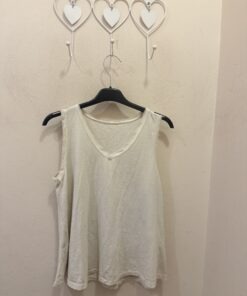 Camiseta pico beige raso