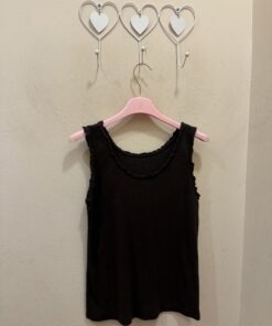 Camiseta cuello rizado