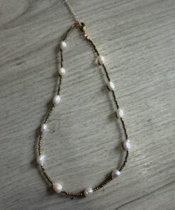 Collar perlas y dorado
