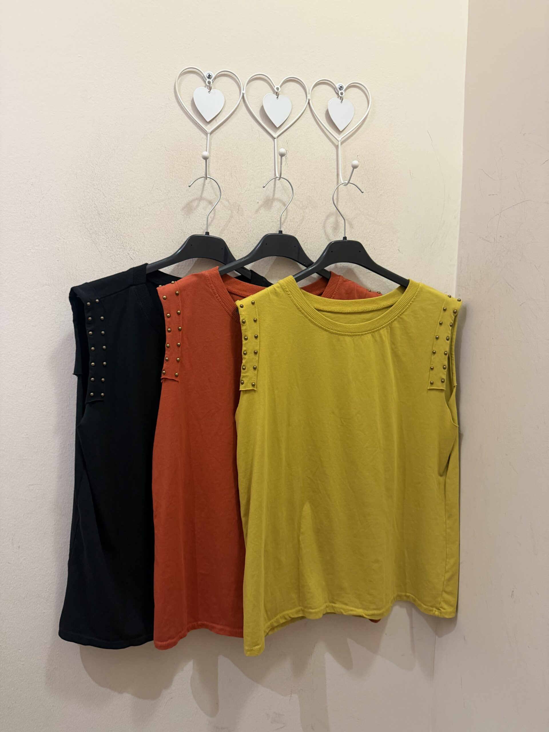Camiseta tachas tirante