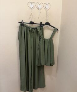 Conjunto kaki