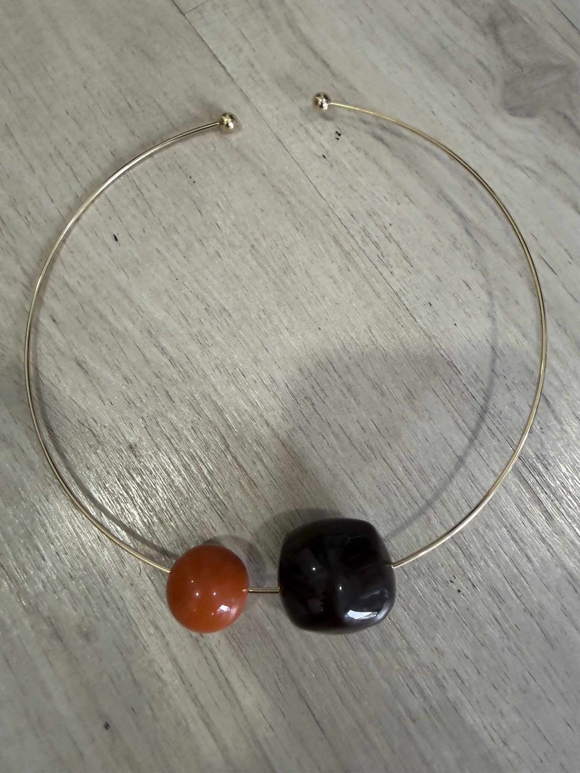 Collar rígido bola