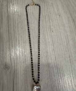 Collar borlas negro