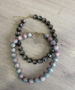Collar borlas y dorado