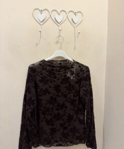 Camiseta flor terciopelo