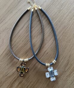 Collar cuero cruz