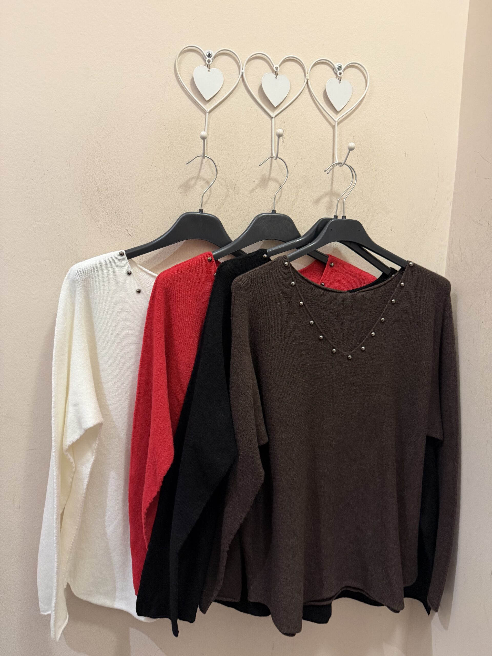 Jersey básico pico tachas