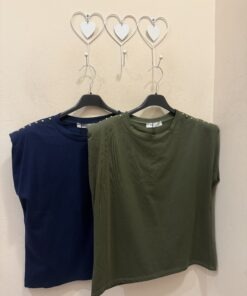 Camiseta hombreras tachas